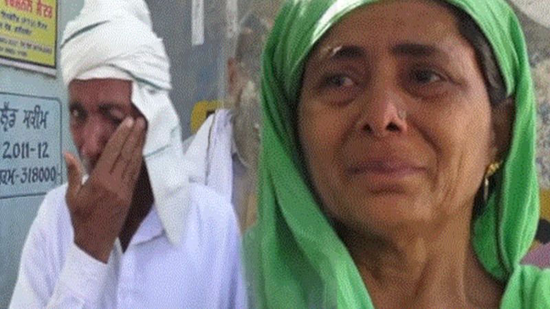 ਹੰਝੂਆਂ ਨਾਲ ਅੱਖਾਂ ਭਰ ਕੇ ਖੜੇ ਇਹ ਅਲਵਰ ਦੇ ਰਹਿਣ ਵਾਲੇ ਉਹ ਮਾਪੇ ਨੇ ਜੋ ਪਿਛਲੇ 3 ਮਹੀਨਿਆਂ ਤੋਂ ਆਪਣੇ ਪੁੱਤਰ ਦੀ ਕਿਸੇ ਵੀ ਸੂਹ ਤੋਂ ਪੂਰੀ ਤਰਾਂ ਨਾਲ ਬੇਖ਼ਬਰ ਹਨ। 