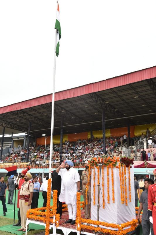 Captain Amarinder Singh Saluting