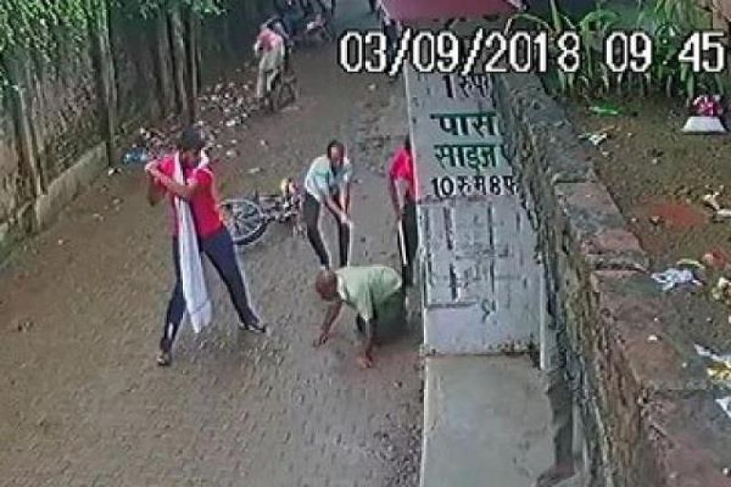 Allahabad Retired Inspector Beaten 