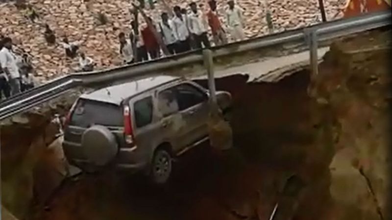SUV Falls Into Ditch