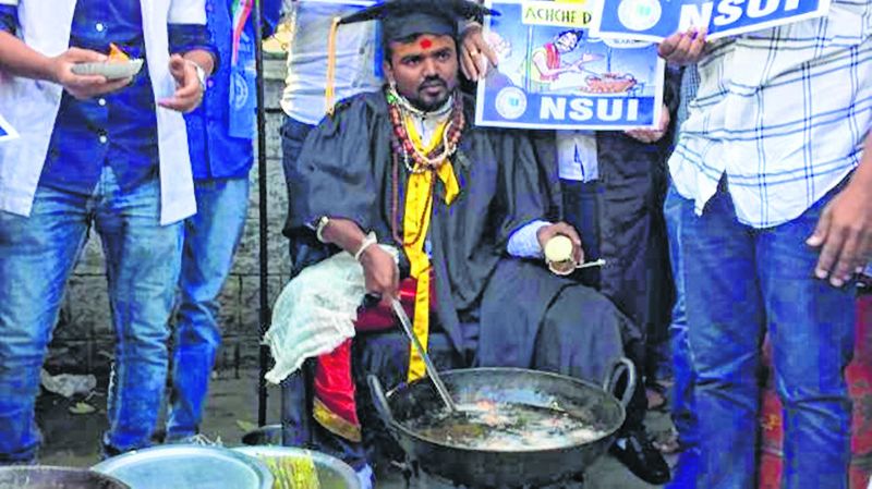 Modi Pakora to Sell Protesters in Modi Rally