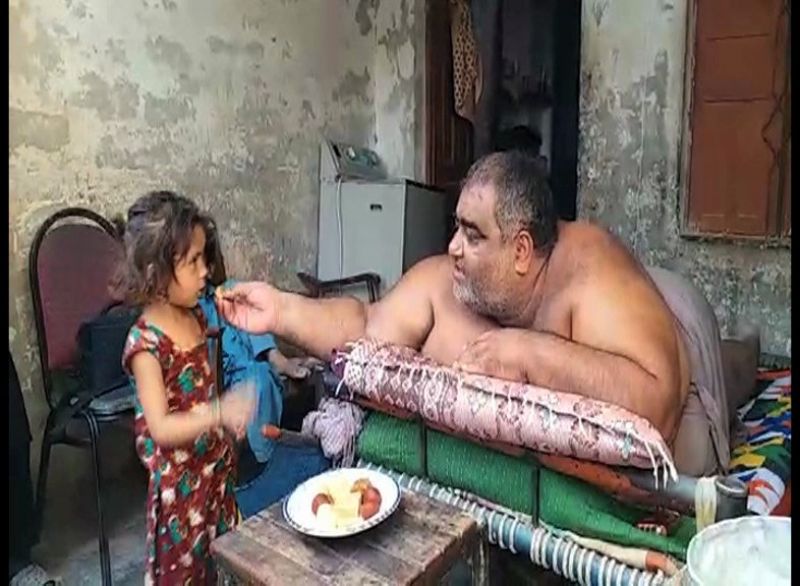 Pakistan army chief clears military helicopter to airlift 300kg man 