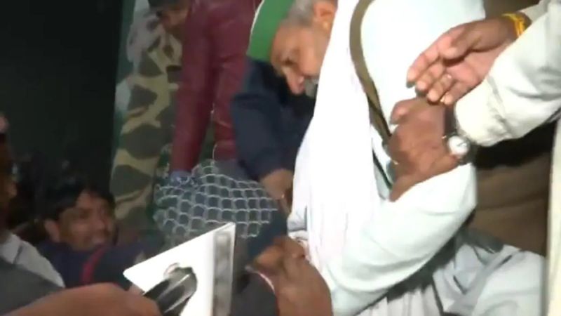Farmer Leader Rakesh Tikait Slaps Man