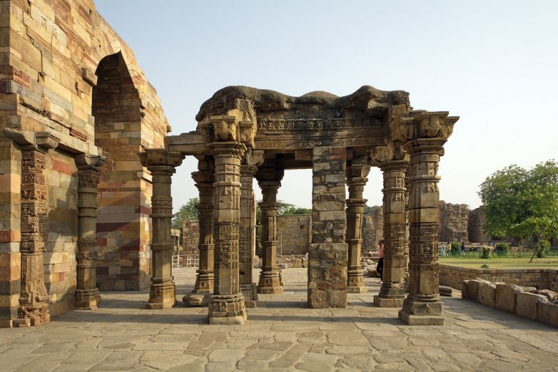 Delhi's first mosque. Quwwat-ul-Islam