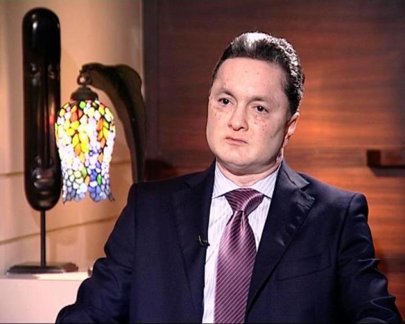 Raymond chairman resigns