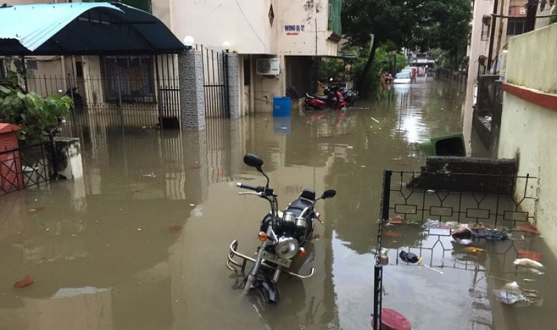 heavy rain strikes mumbai 