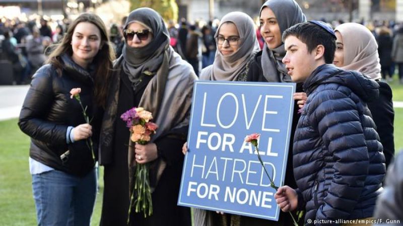 Homage to victims of van accident