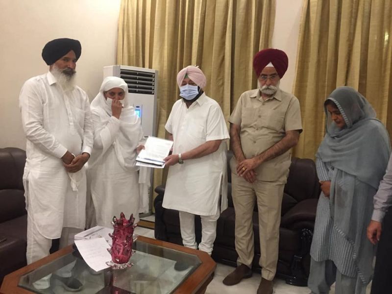 Bibi Jagir Kaur meeting with Captain Amrinder Singh