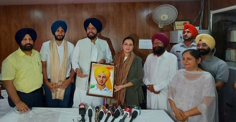 Kuldeep Dhaliwal Kuldeep Dhaliwal