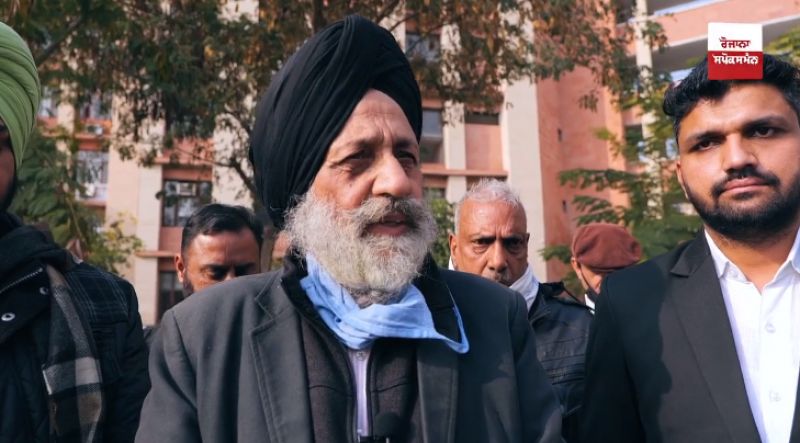 Chandigarh advocate sent 5000 books for protesting farmers 