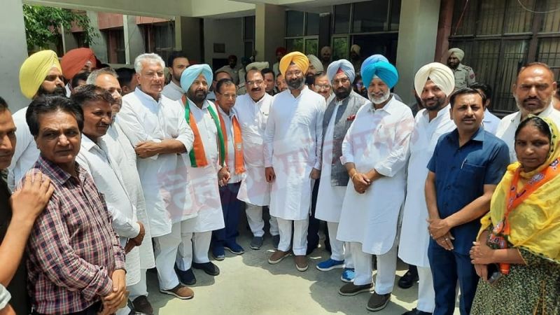 Kewal singh dhillon files nomination