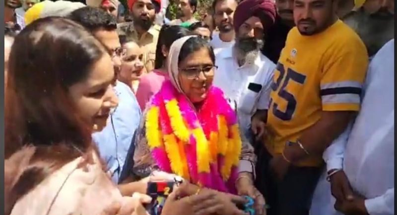  MLA Sarvjit Kaur Manunke inaugurated the 'Aam Aadmi Mohalla Clinic'