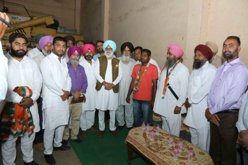  AAP's screening committee member Baljit Malhi joins Congress