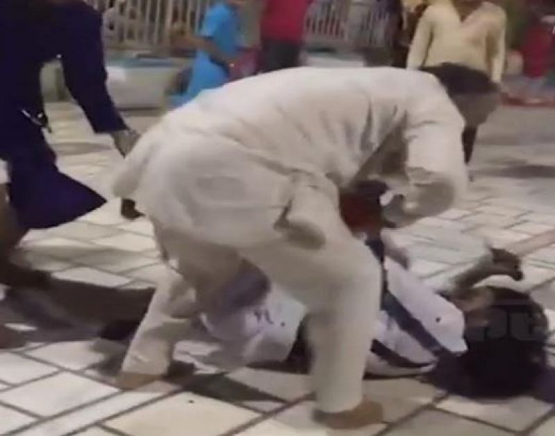 Dispute between Sewadaar in Darbar Sahib