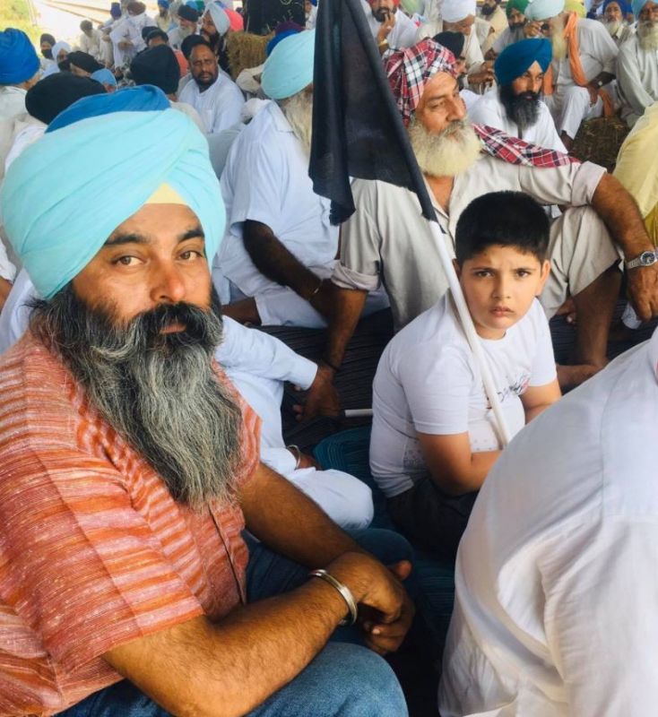 Despite being disabled, child is holding dharnas with farmers