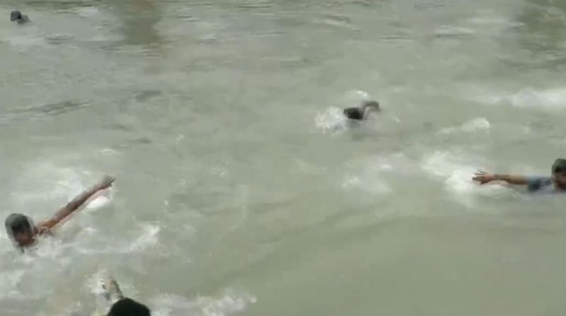 5 Youth arrested by police for doing dangerous stunt