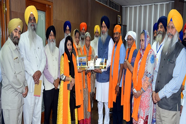 Bibi maninder kaur bedi Bibi maninder kaur bedi