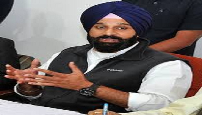 ਮਜੀਠੀਆ ਨੇ ਇਸ਼ਾਰਿਆਂ-ਇਸ਼ਾਰਿਆਂ ‘ਚ ਸਿੱਧੂ ਨੂੰ ਦੱਸਿਆ ‘ਜੋਕਰ’, ਦਿੱਤੀ ਇਹ ਨਸੀਹਤ